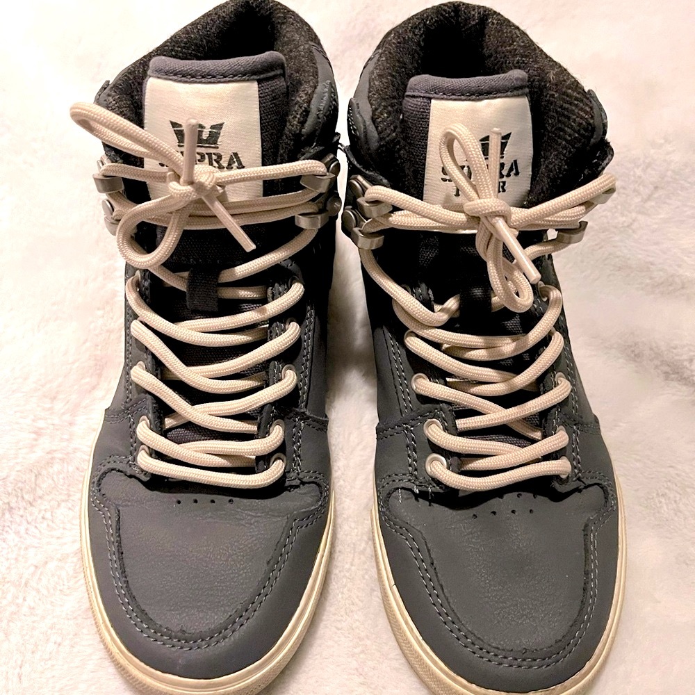 Little boys shoes Supra high tops great condition 3 basketball